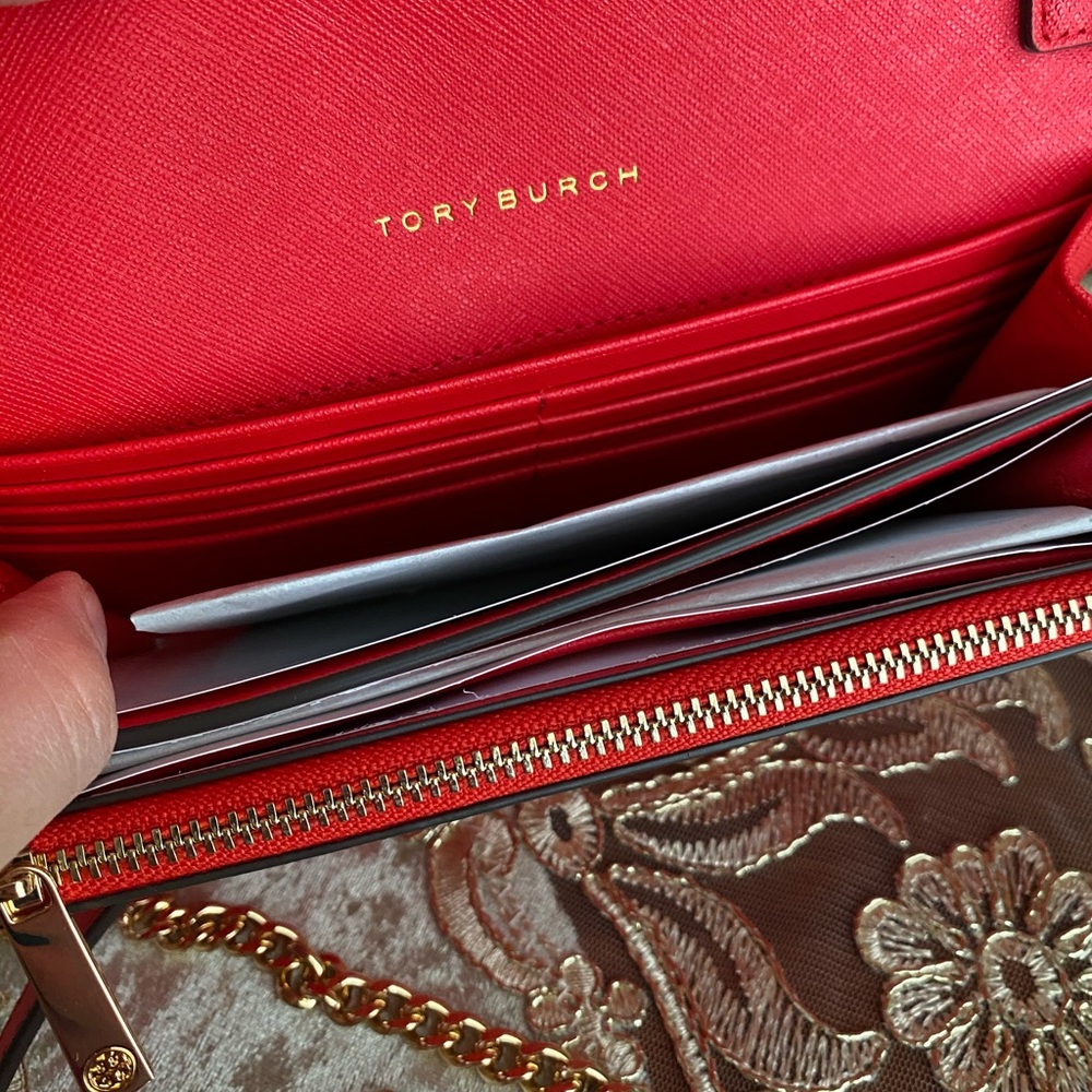Tory Burch wallet crossbody - Picture 8 of 11